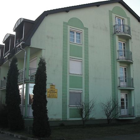 Aba Es Andrea Apartmanok Sárvár Buitenkant foto